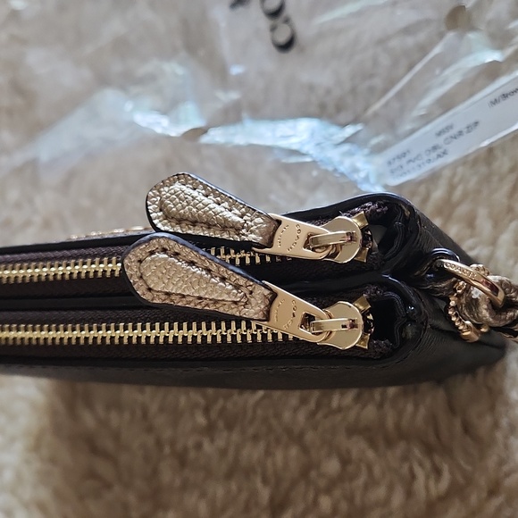 NWT Coach Brown Signature Leather with Pale Gold Double Corner Zip Wallet π€π€ - Picture 6 of 16